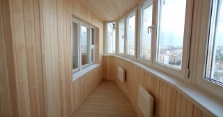 Отделка, остекление, утепление балконов в Артеме от 208 руб. м/2.